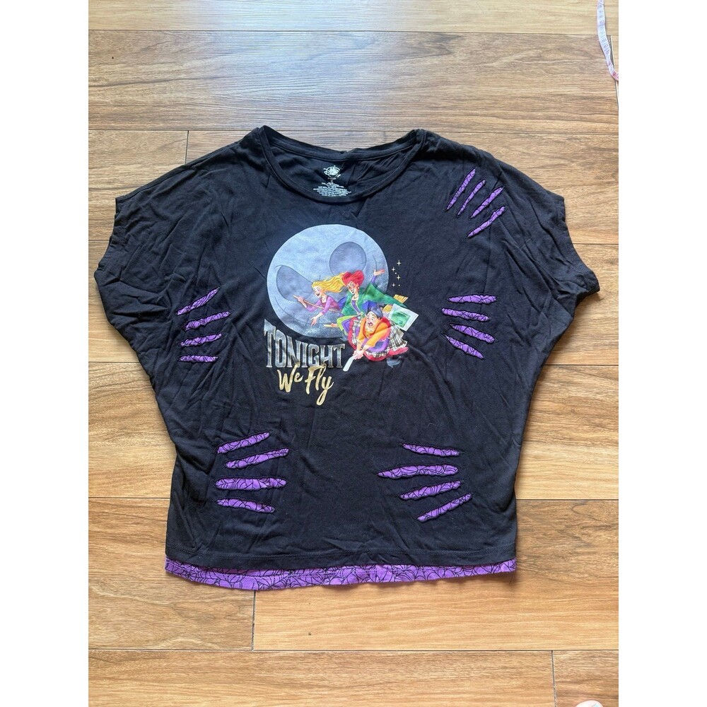 Disney Parks Hocus Pocus Tonight We Fly Distressed Halloween Shirt size Small